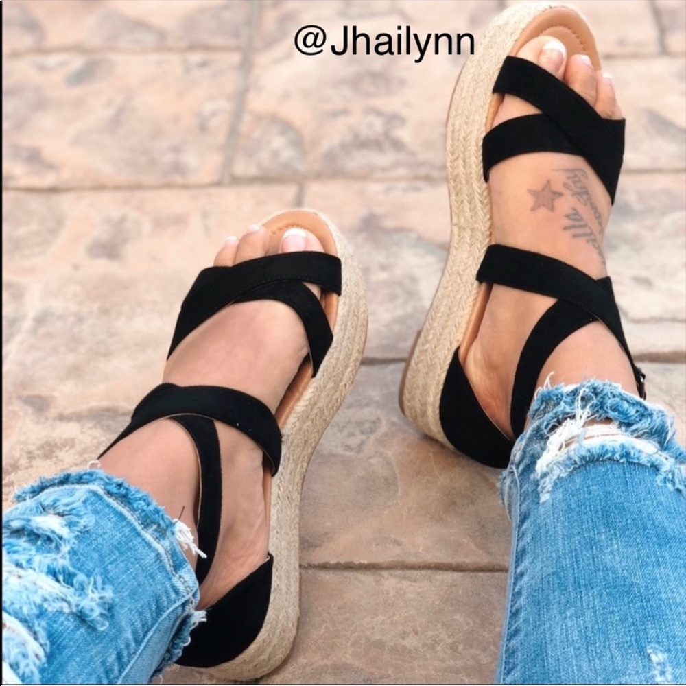 Last One-Black strappy Espadrille sandal - Picture 5 of 7